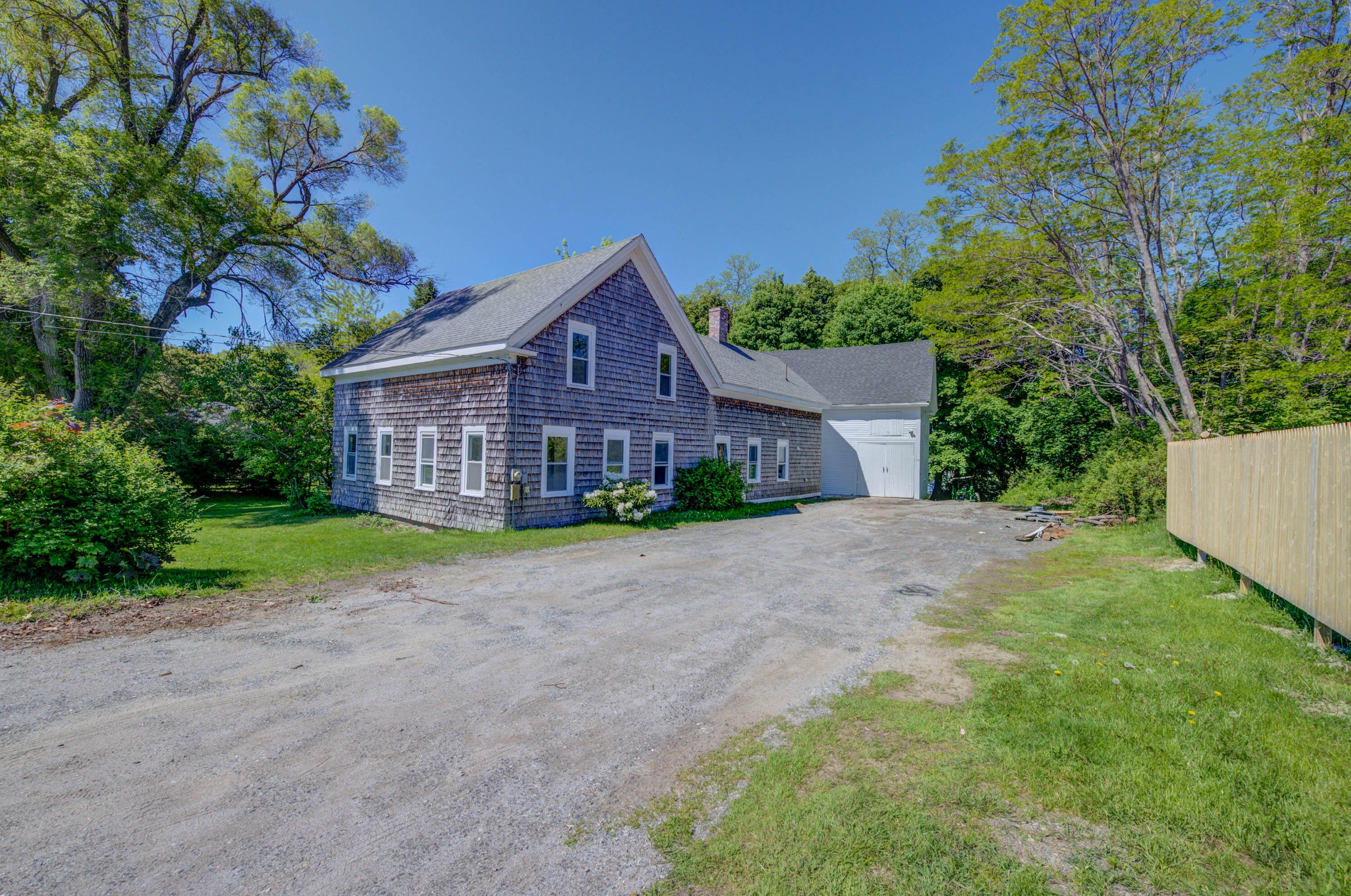 12 Middle Road — photo
