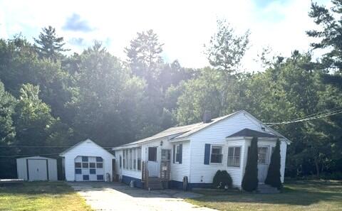 975 Sawyer Road — photo