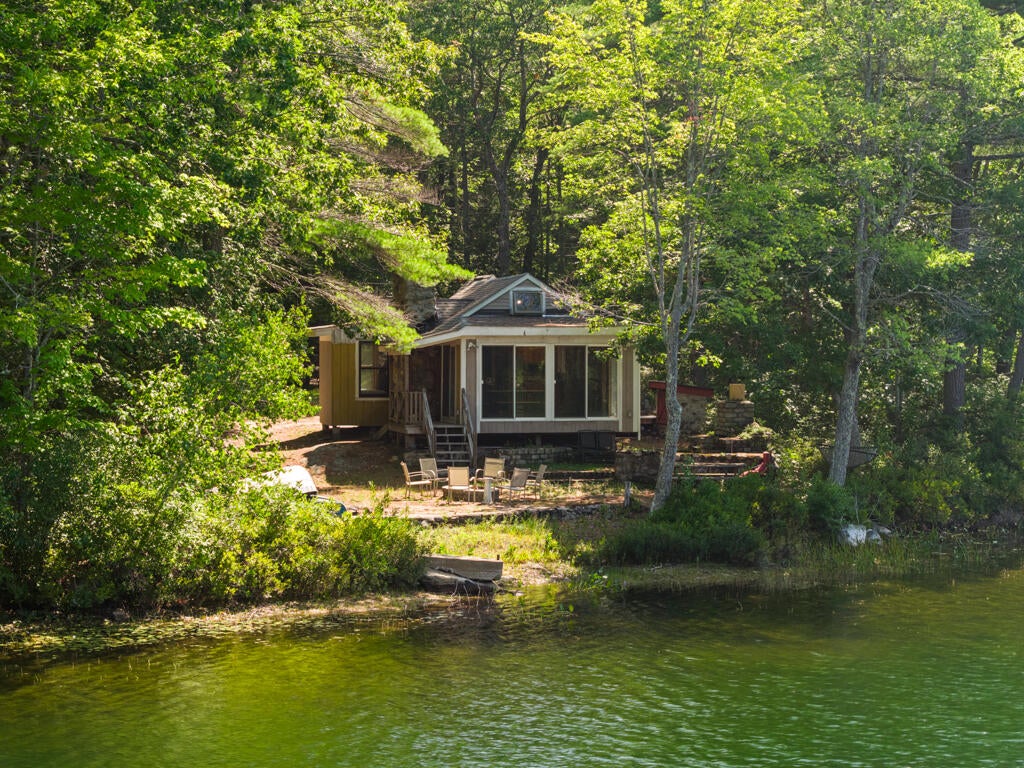 12 Getaway Road — photo