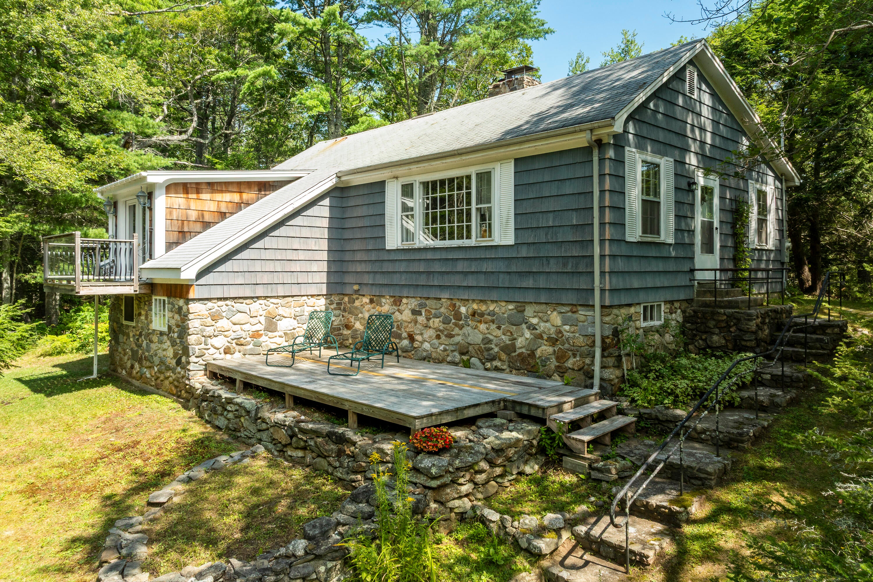 1385 Bristol Road — photo