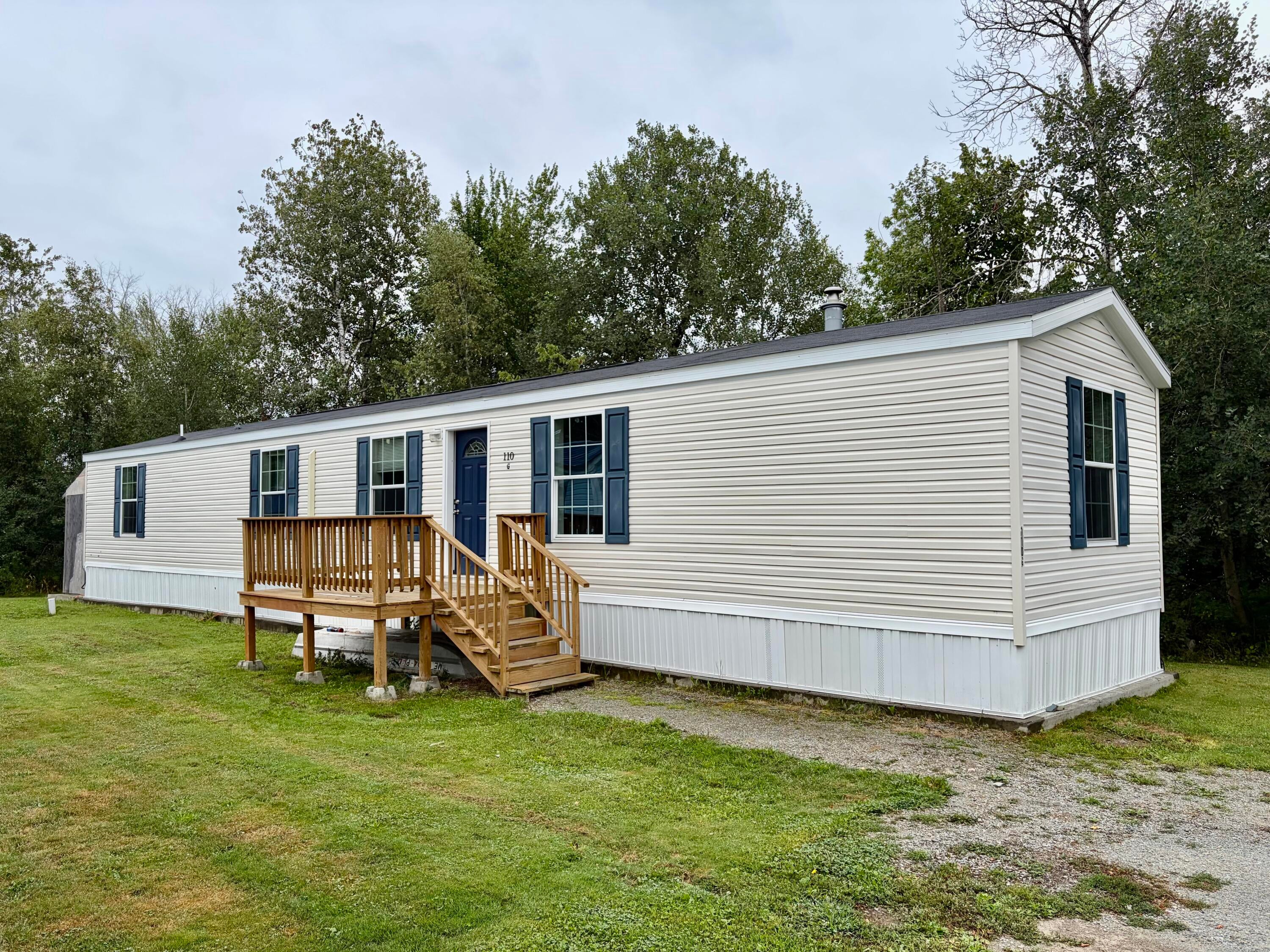 110 G Court — photo