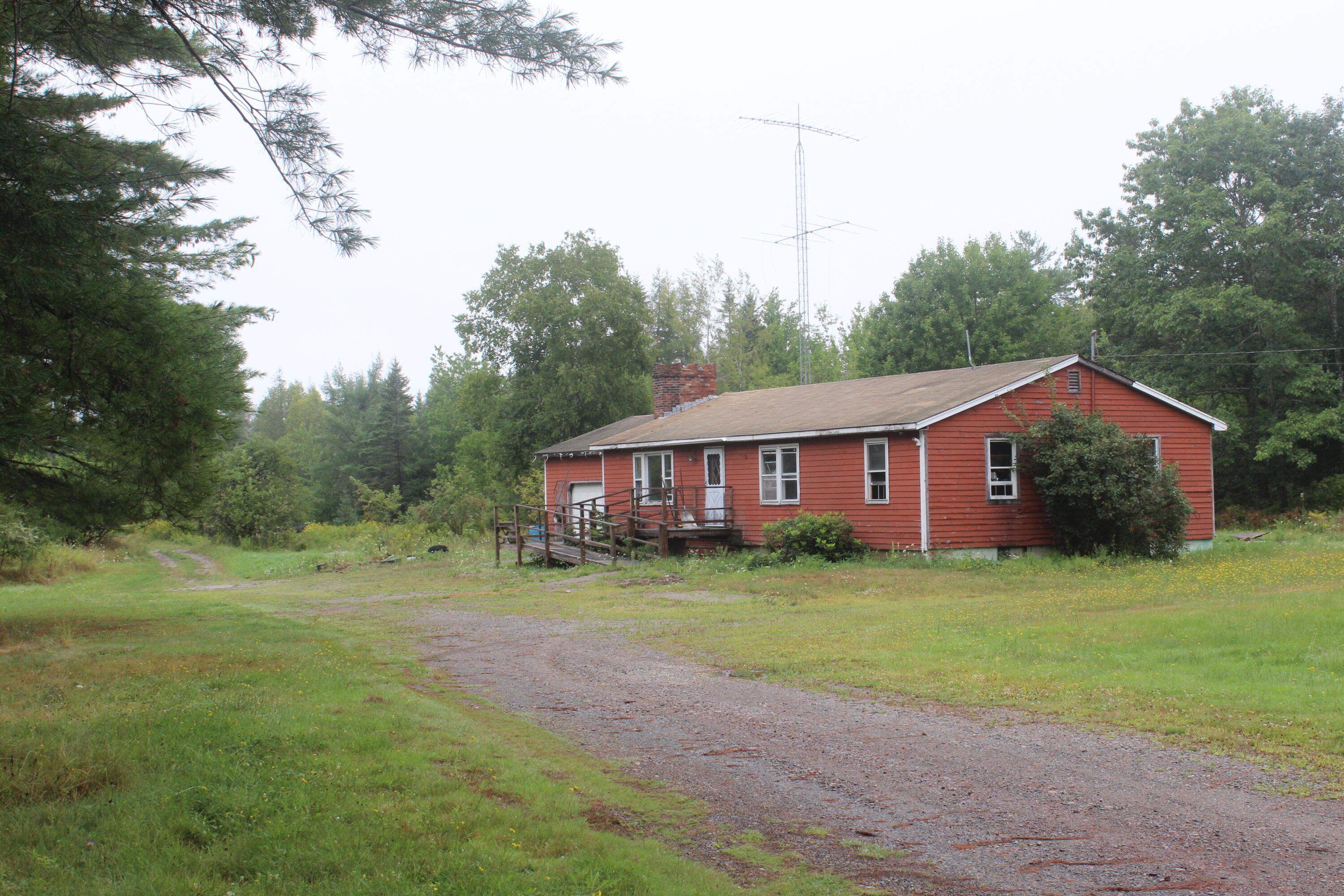498 Old County Road — photo