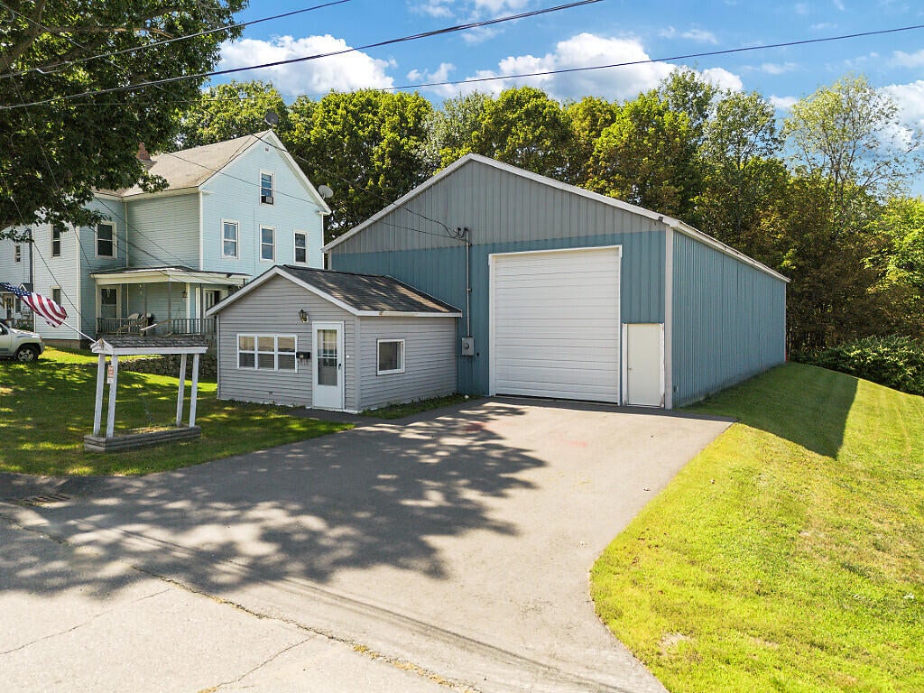 106 Nichols Street — photo