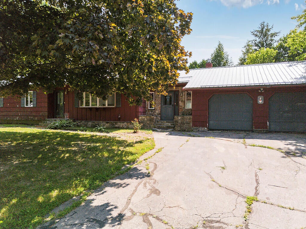 50-52 8 Rod Road — photo