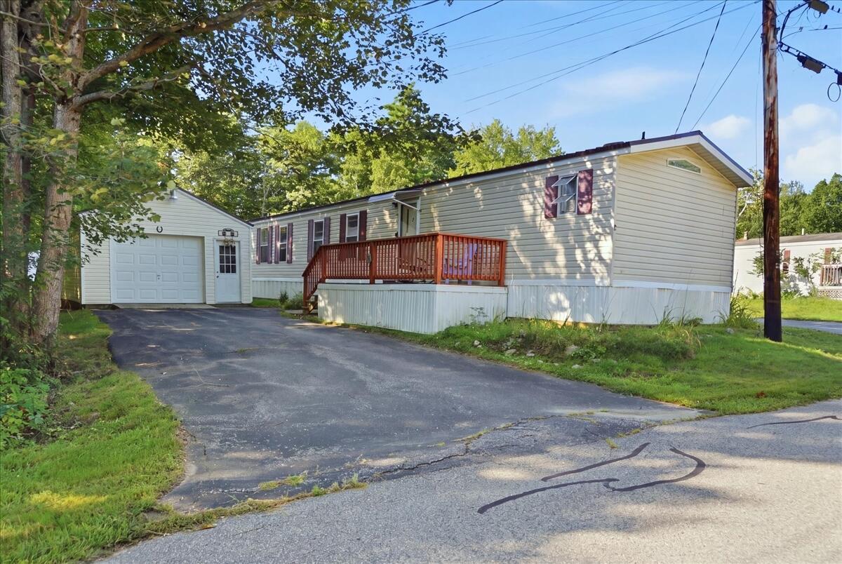 2 Hawthorn Drive — photo