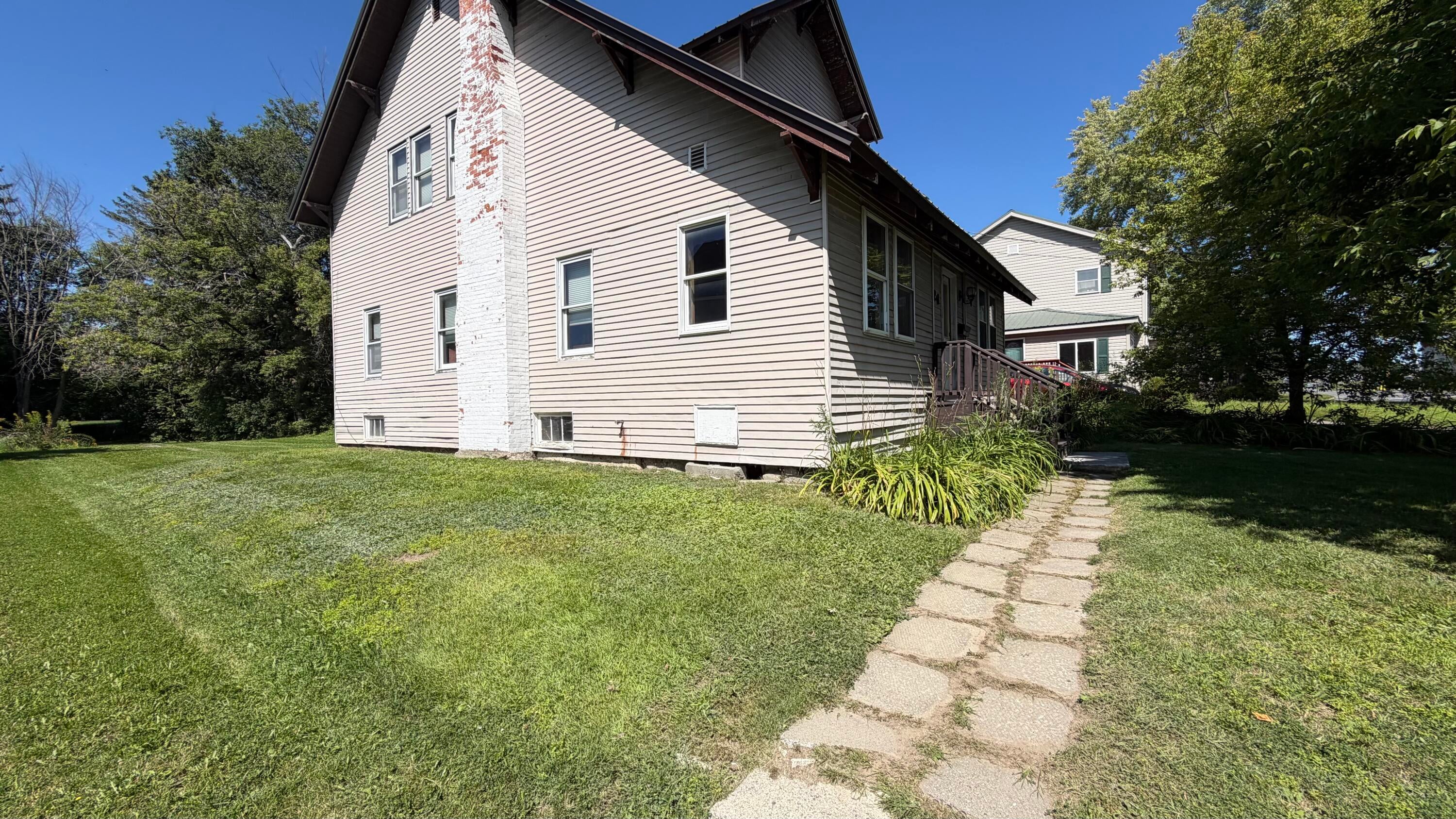 24 Glenn Street — photo