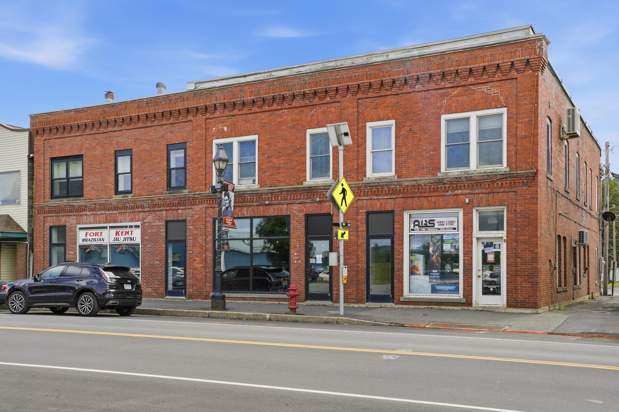 256-258 W Main Street — photo