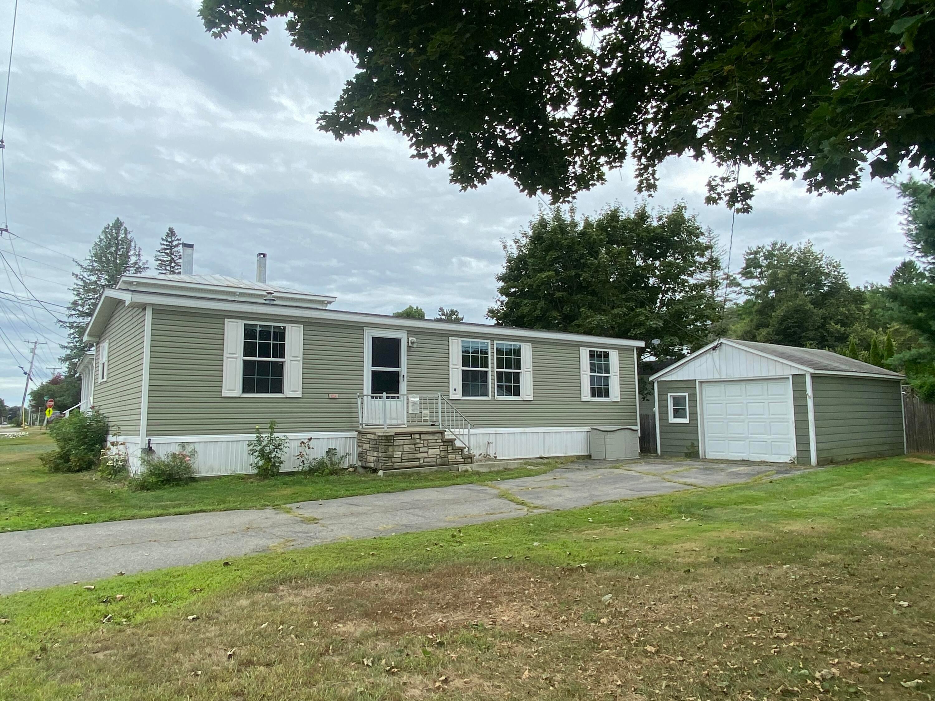 114 Route 133 — photo