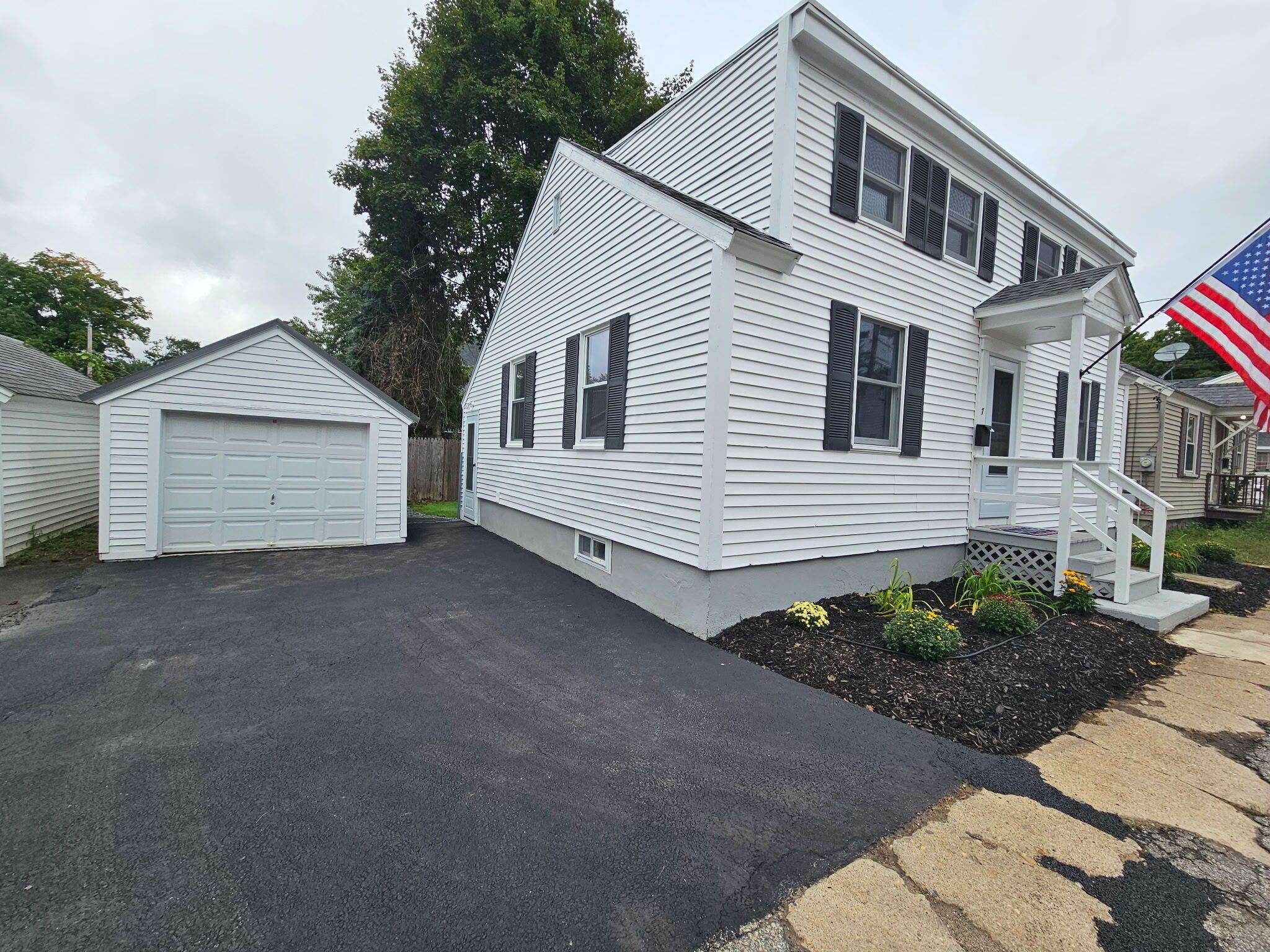 7 Sarah Court — photo