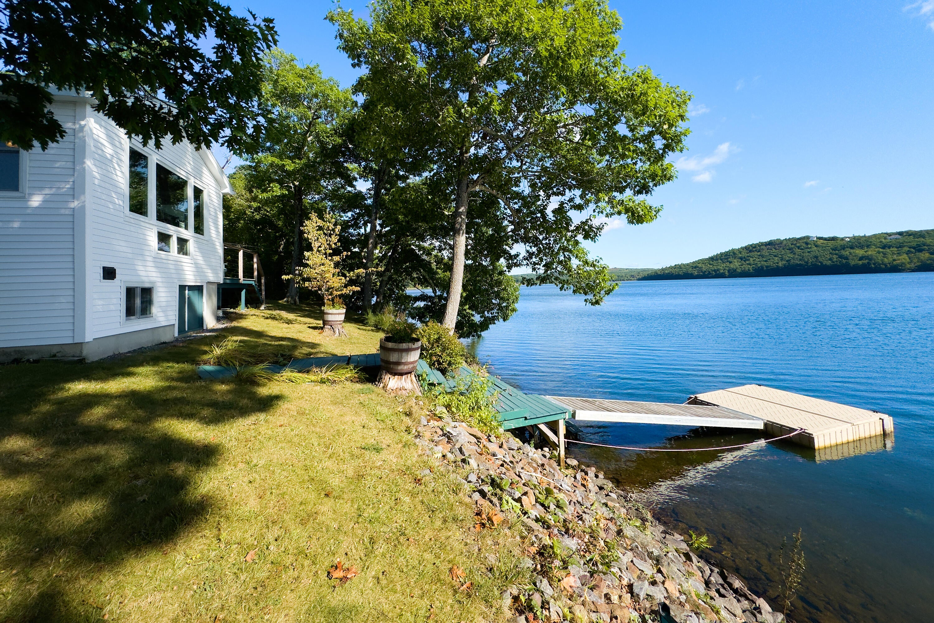 127 Lake View Drive — photo