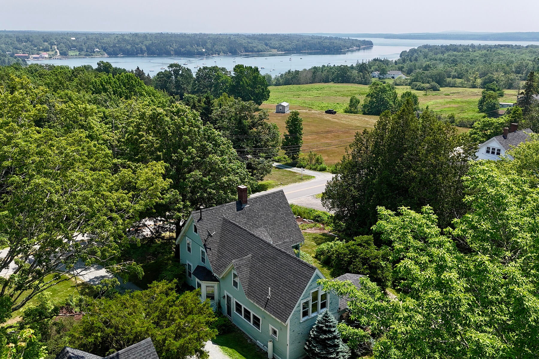 2 Twin Oaks Lane — photo