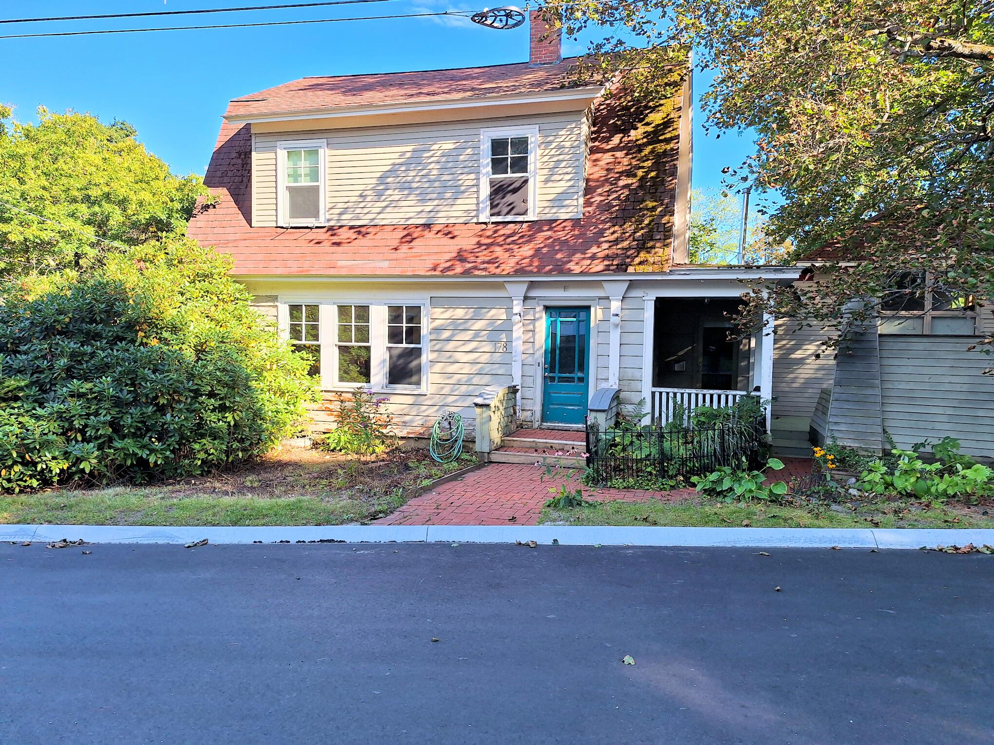 178 Davis Avenue — photo