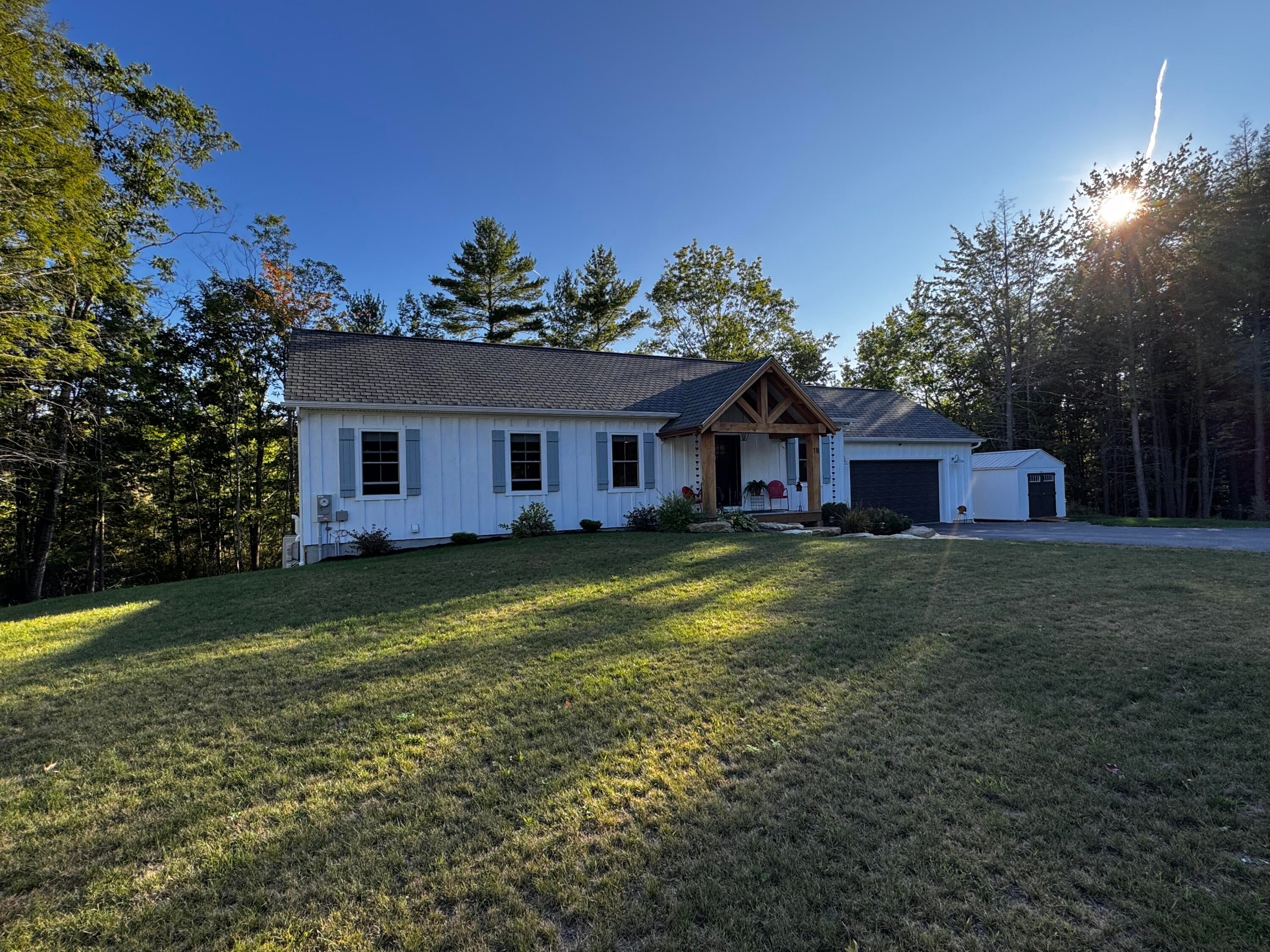 18 Evergreen Lane — photo
