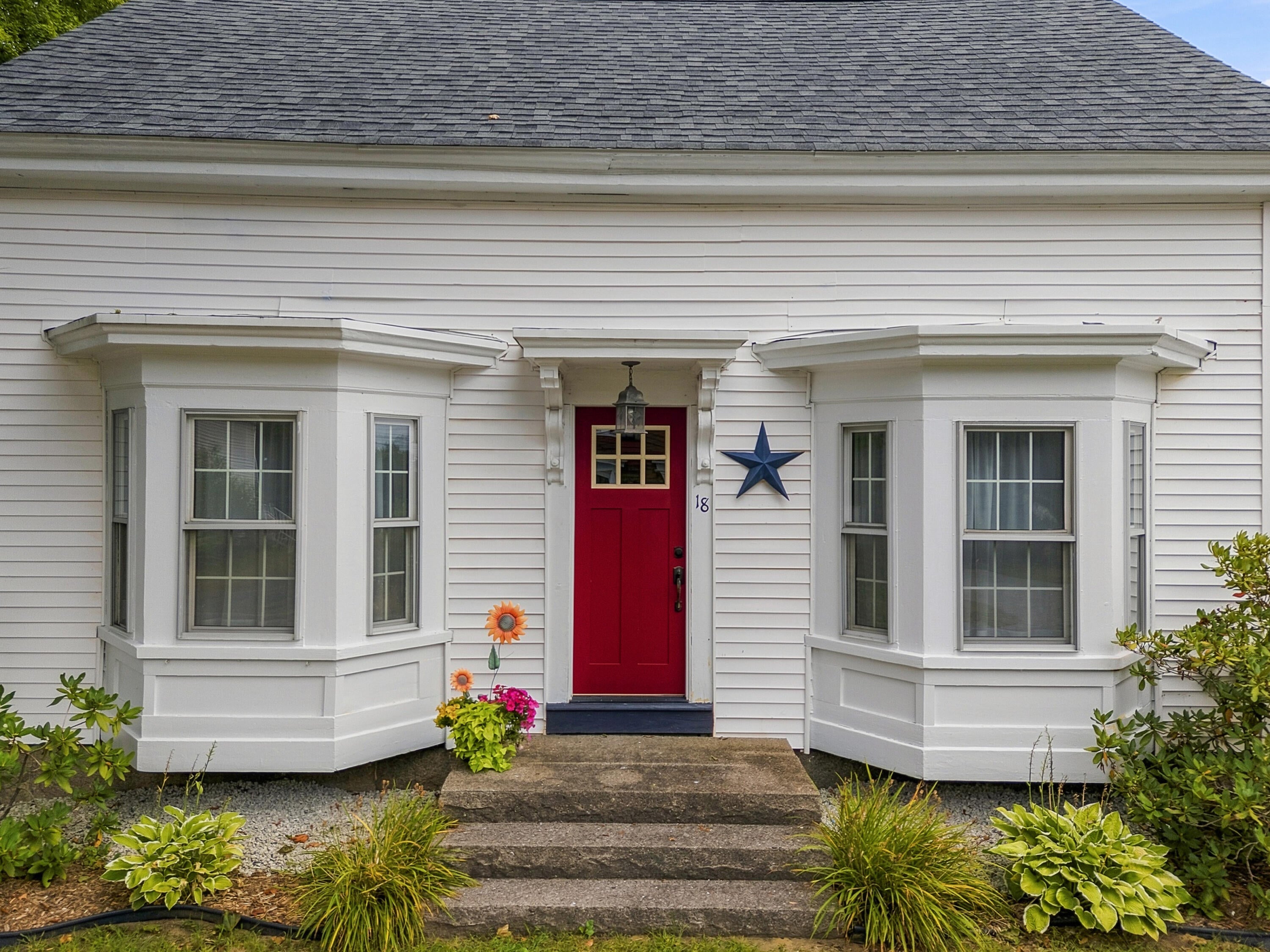 18 Maple Street — photo