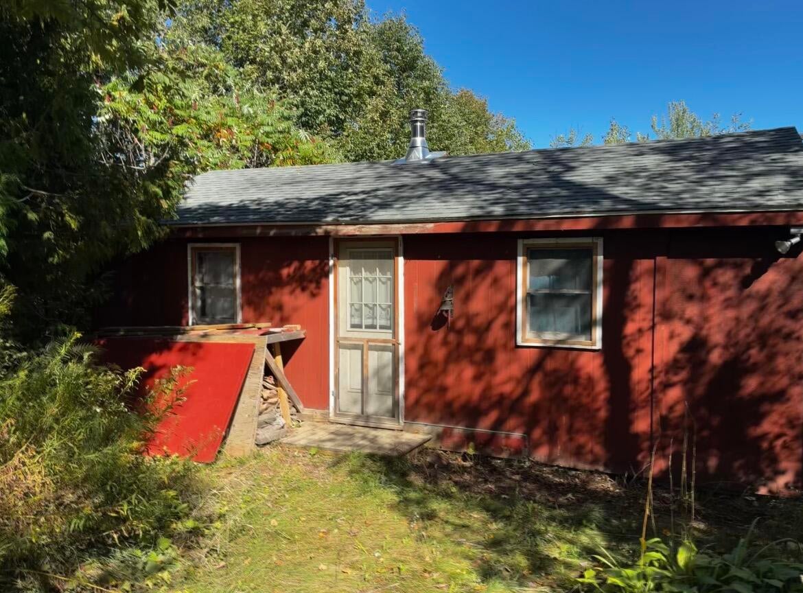 598 Quaker Hill Road — photo