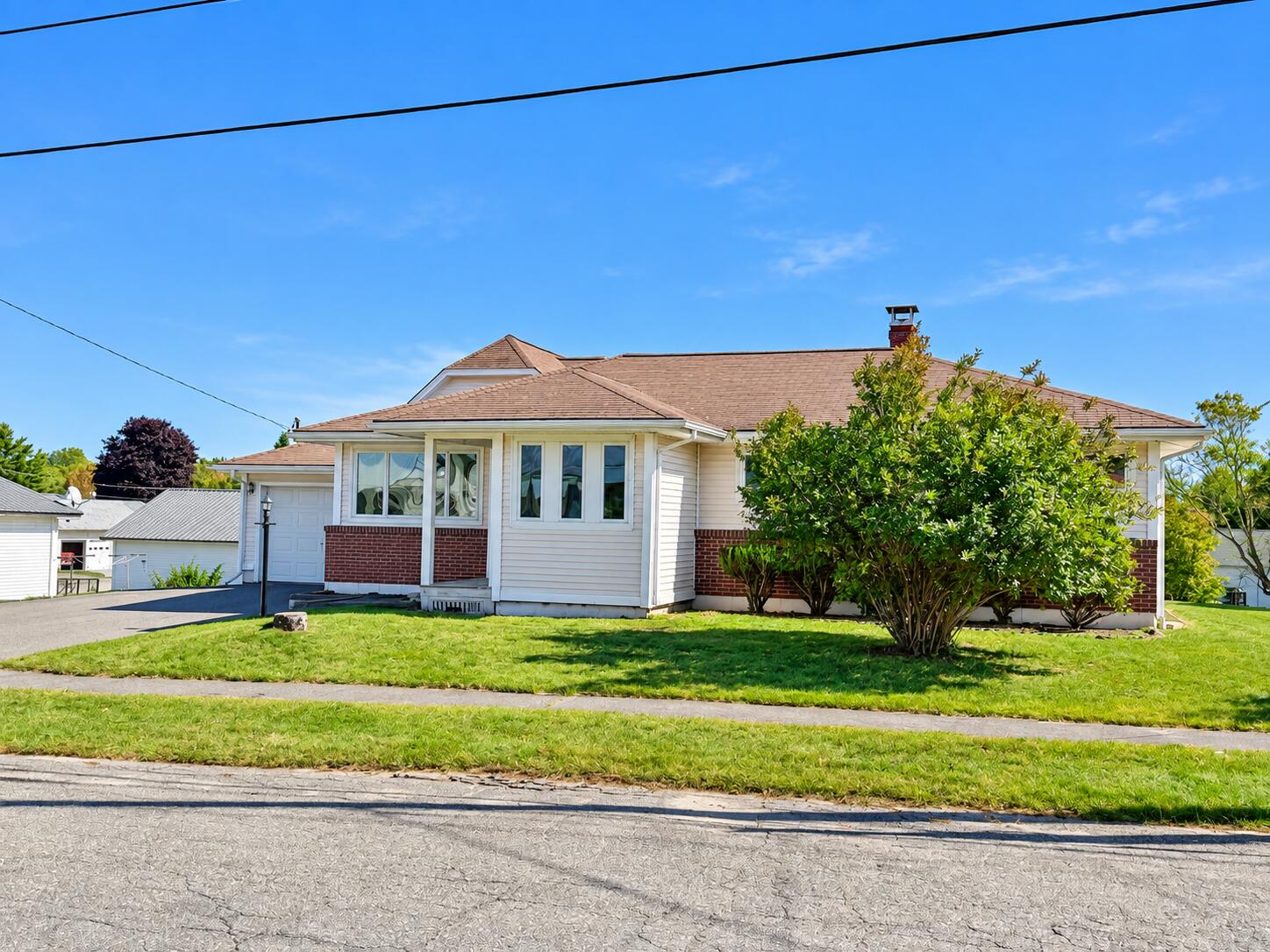 29 Eastern Avenue, East Millinocket, ME 04430 — photo 2