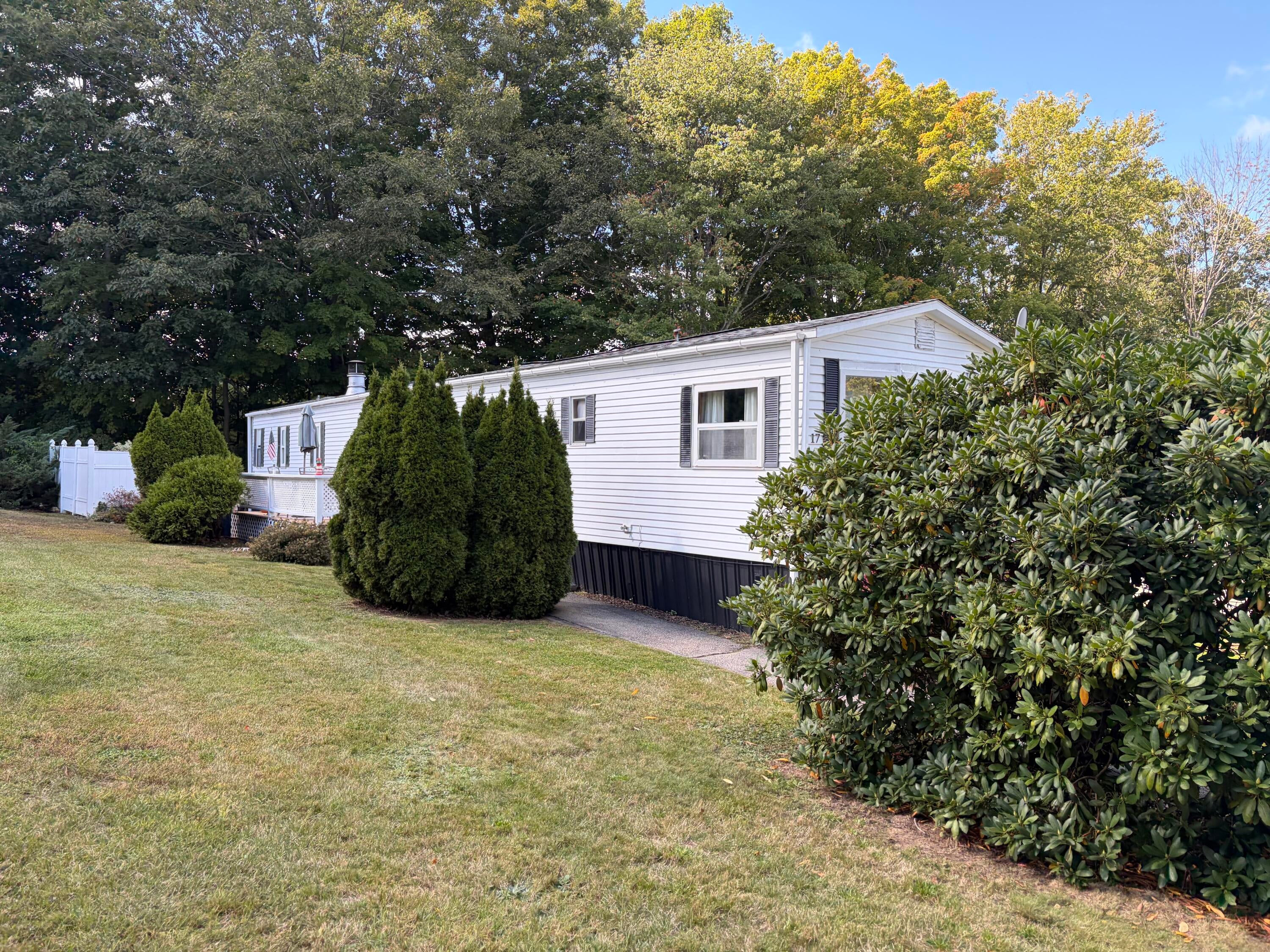17 Sandalwood Circle — photo