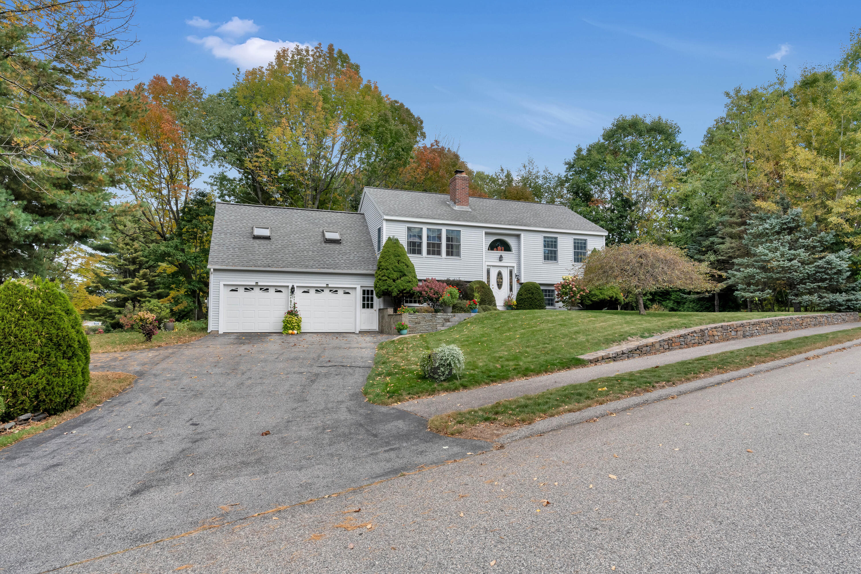 2 Colchester Drive — photo
