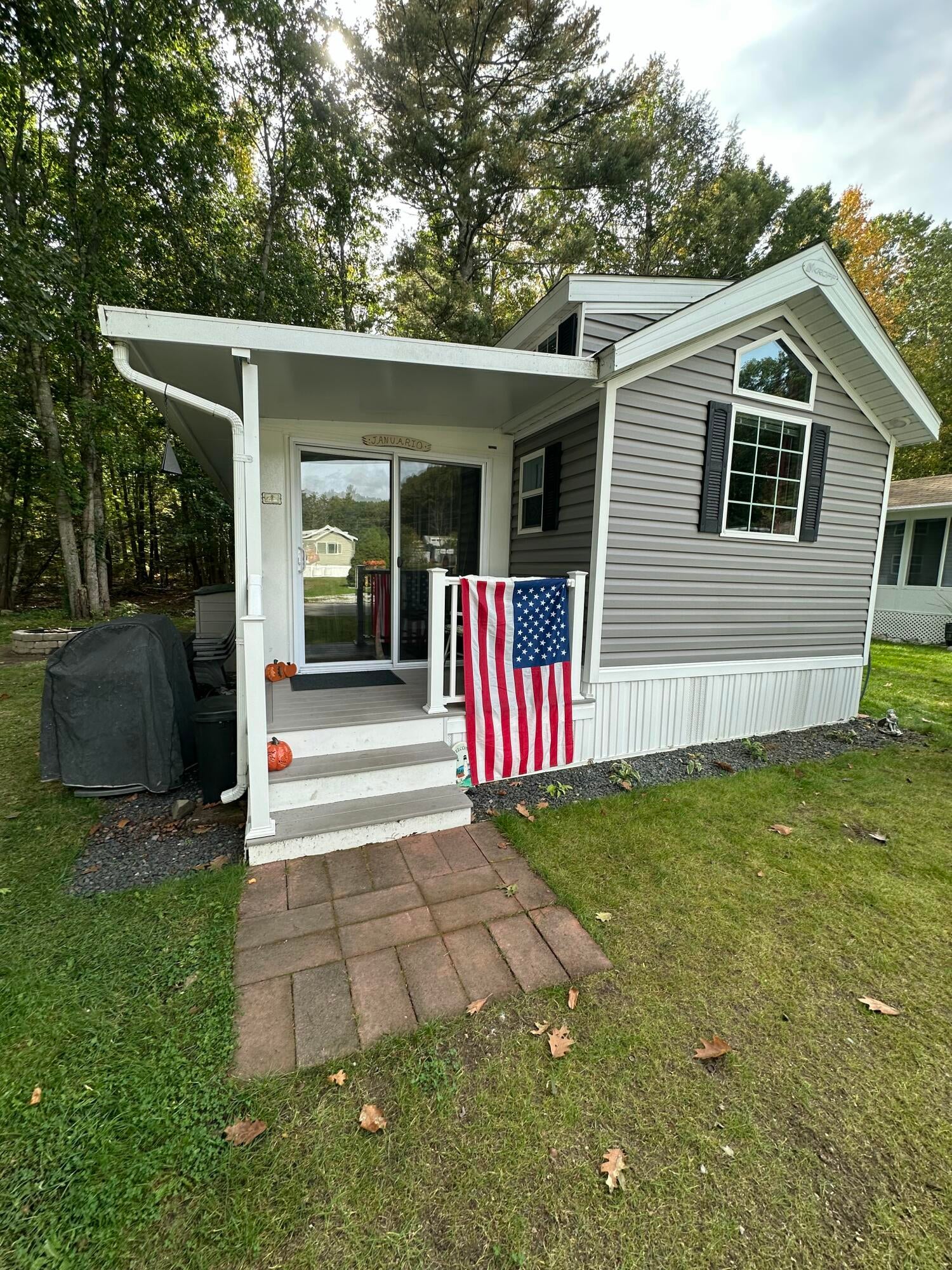 150 Chapel Road 823 — photo
