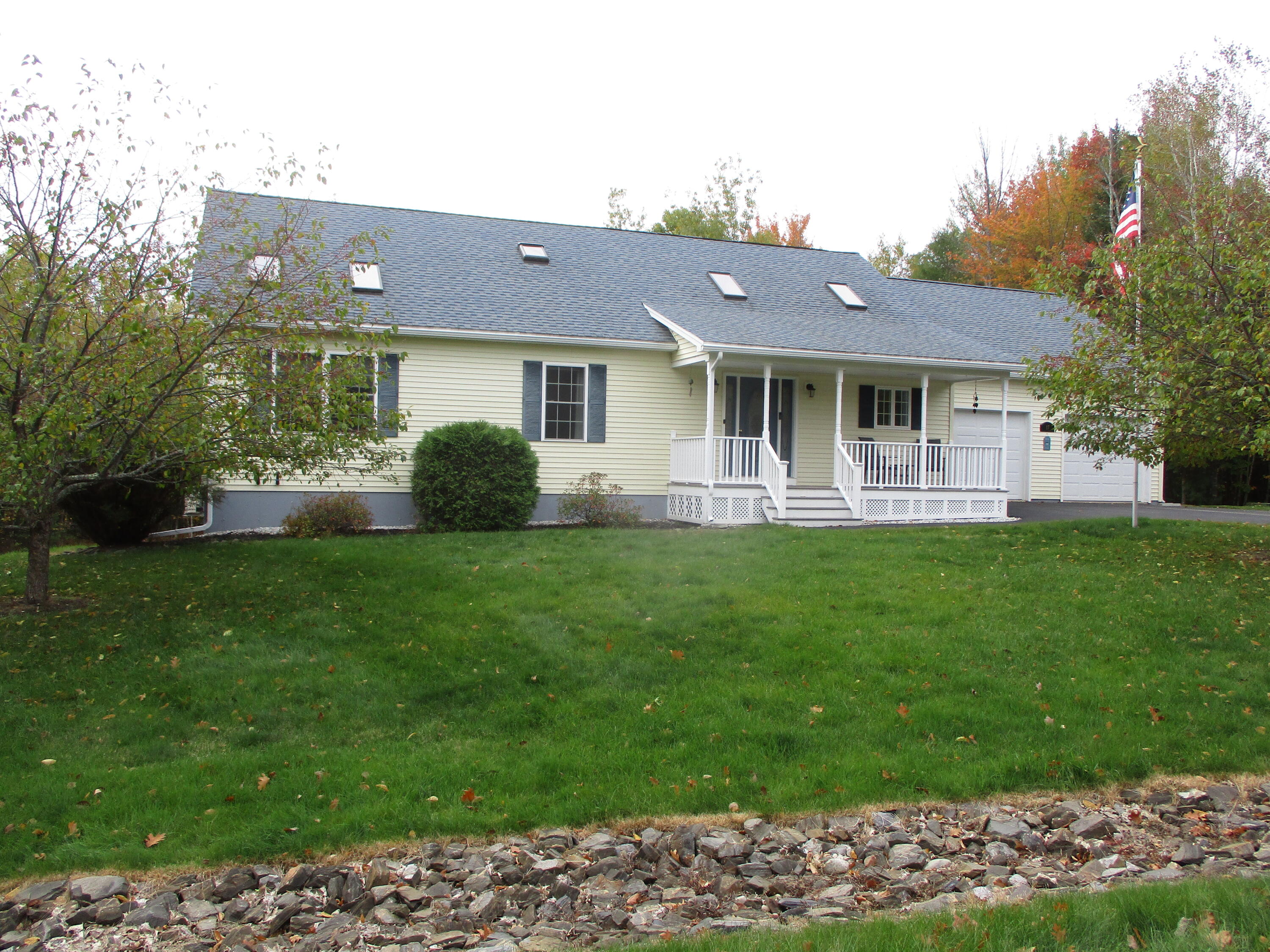 17 Jamie Way — photo