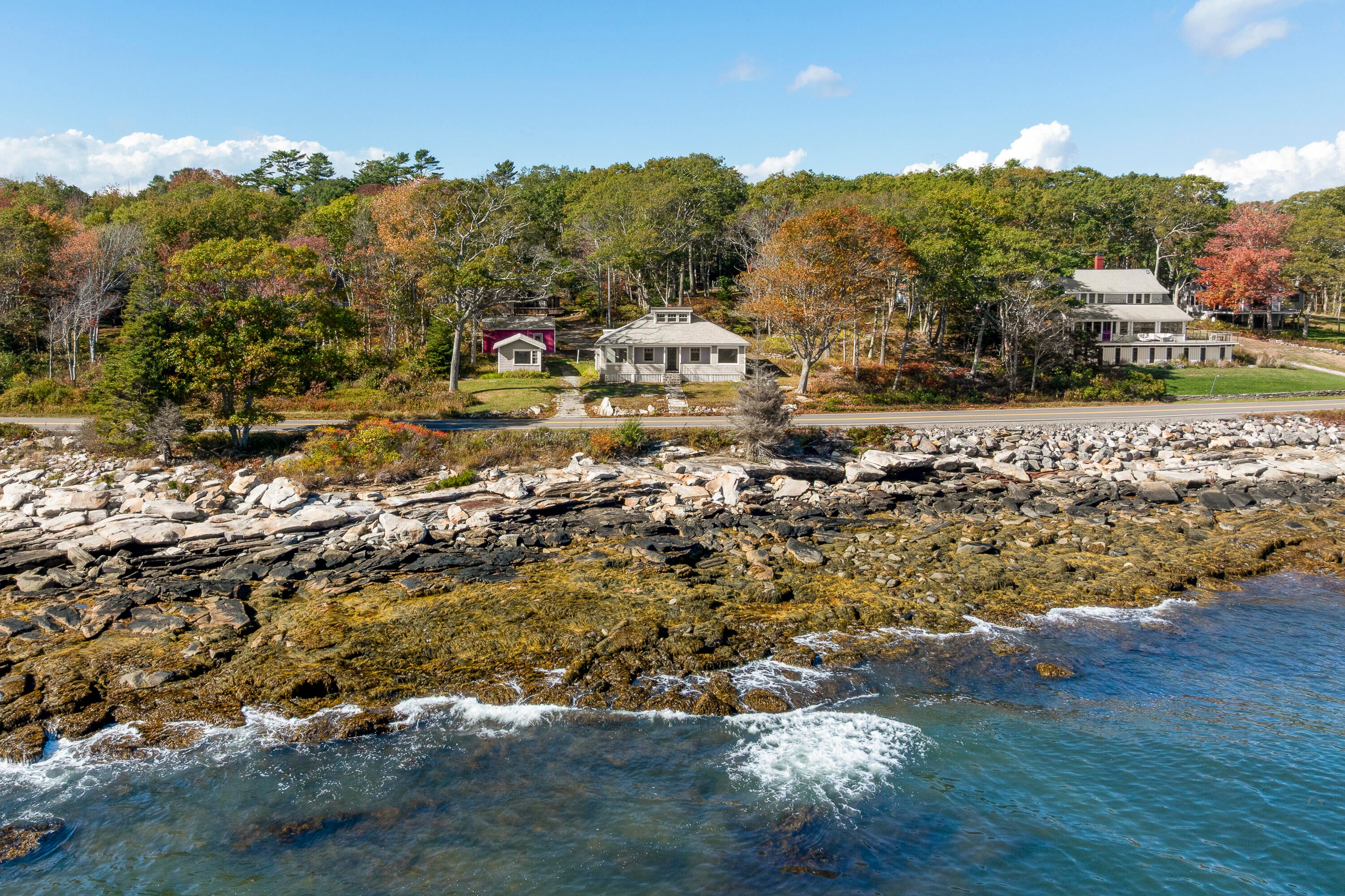 370 Maine 32 — photo