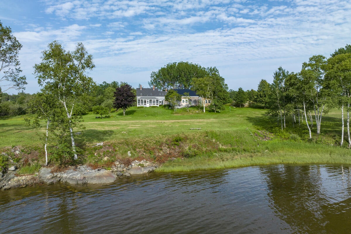 1491 Indian River Road — photo
