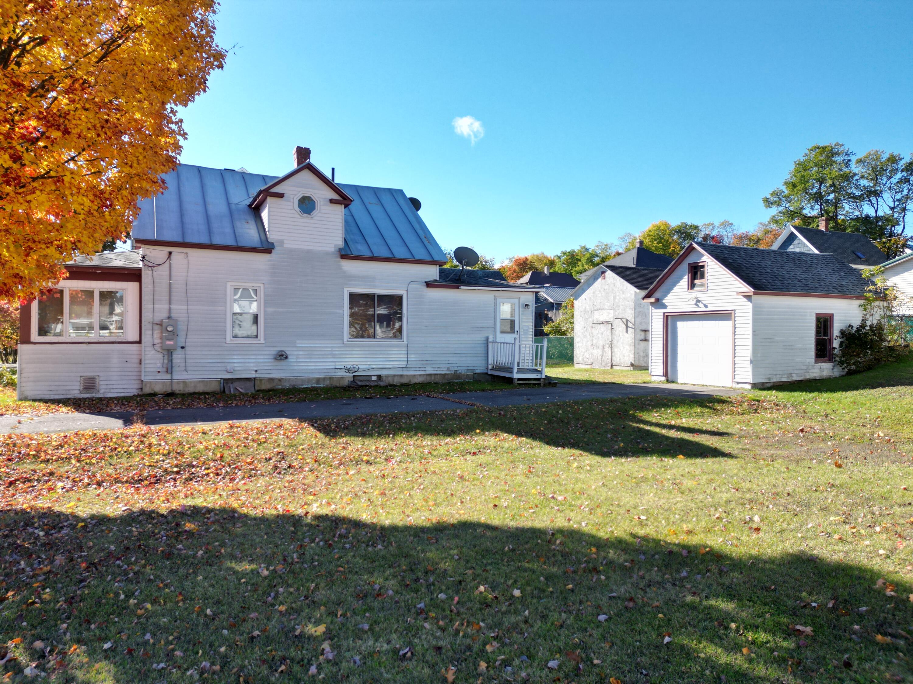 482 Aroostook Avenue, Millinocket, ME 04462 — photo 3