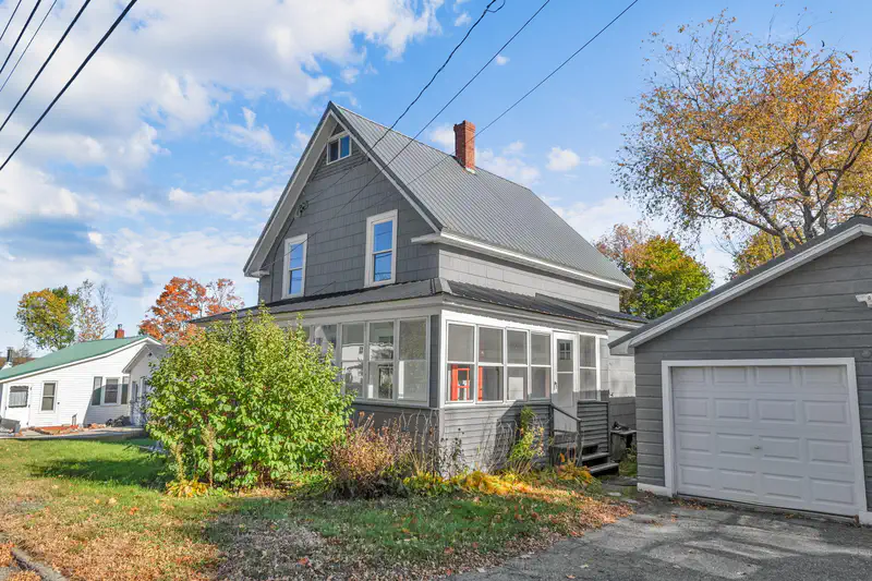 104 Riverside Street — photo