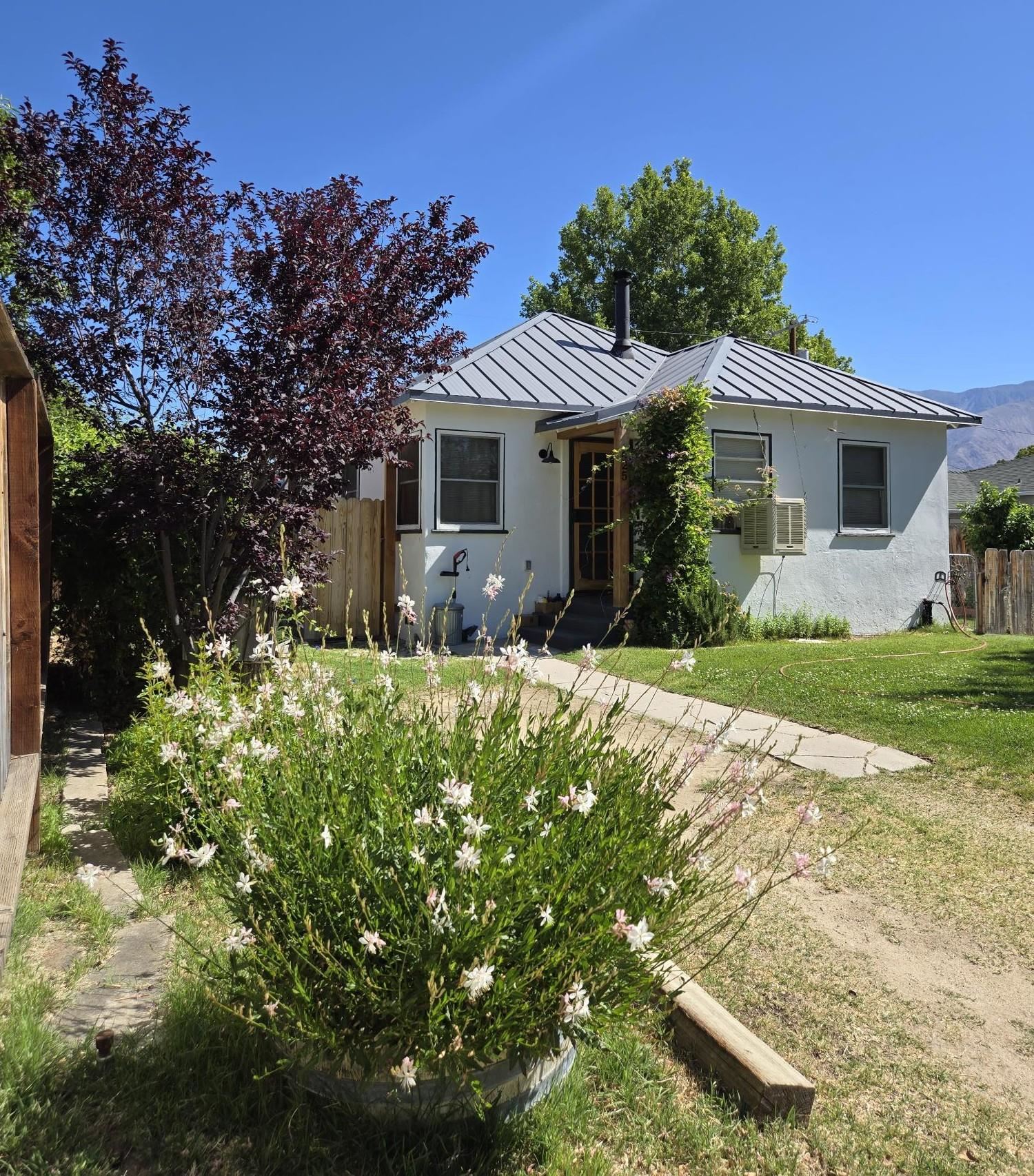 625 E Inyo Street — photo