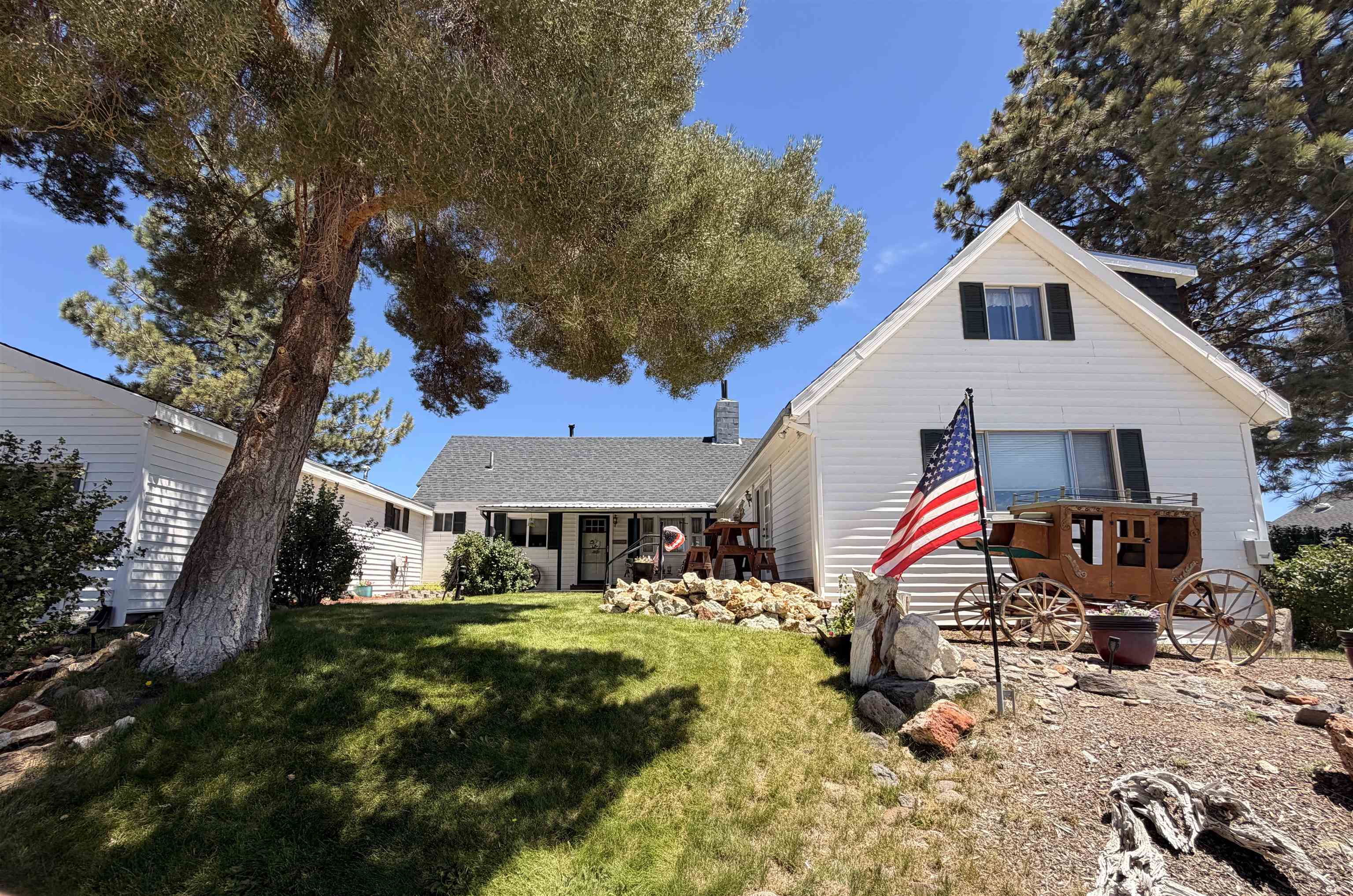 240 Sierra View Dr — photo
