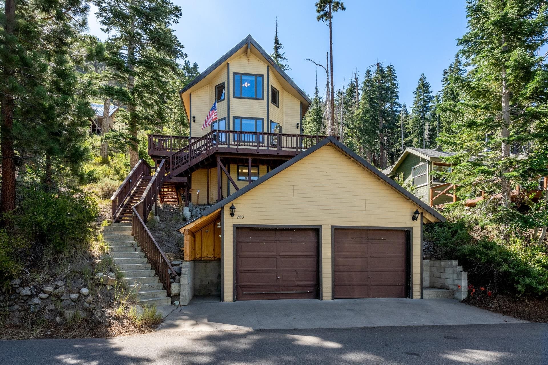 203 Lakeview Drive — photo