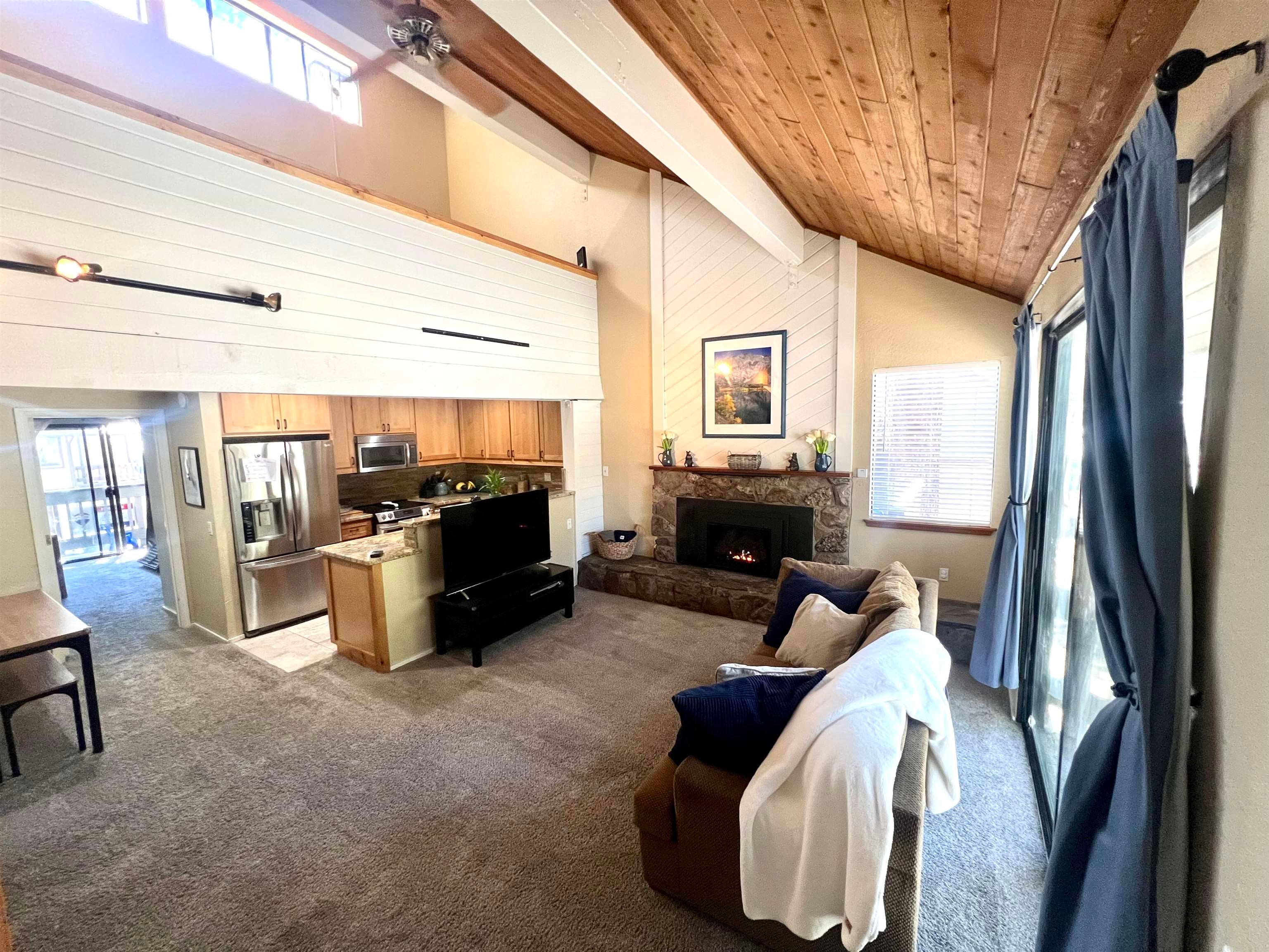 141 Arrowhead Dr #2 2 — photo