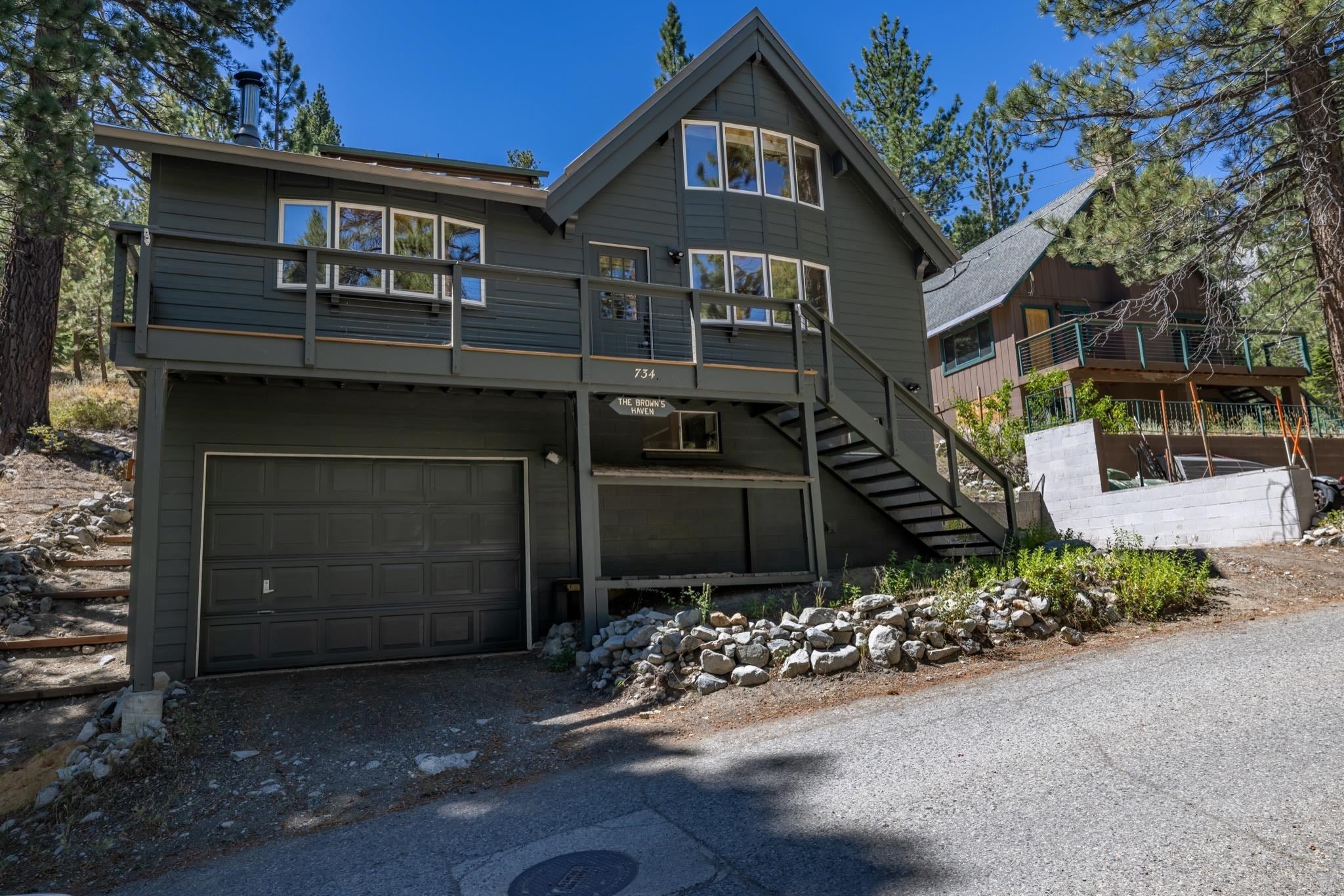 734 Palisades Drive — photo