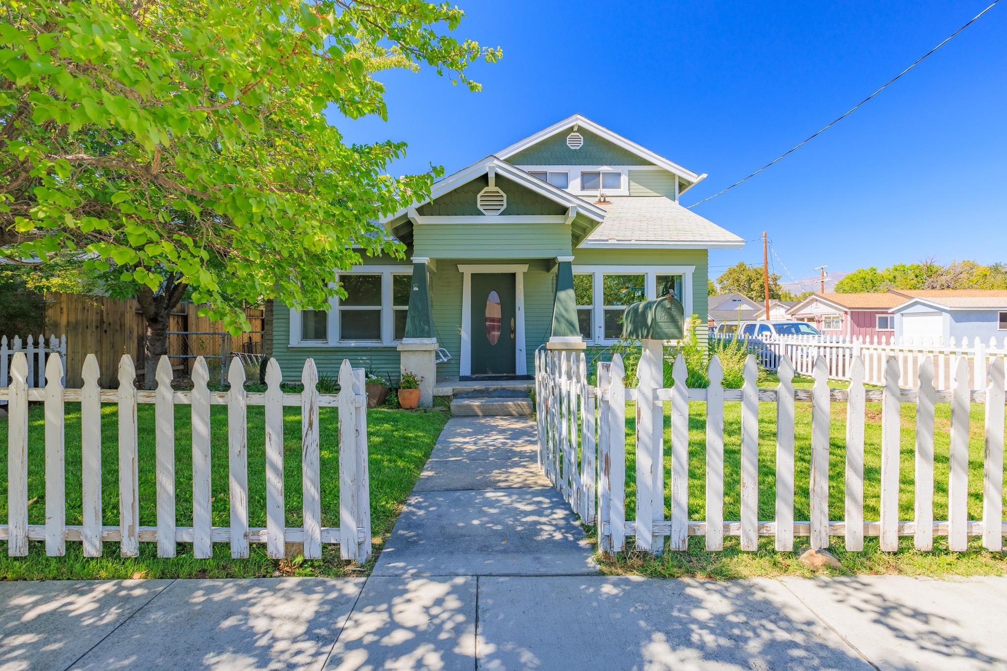 605 Grove Street — photo