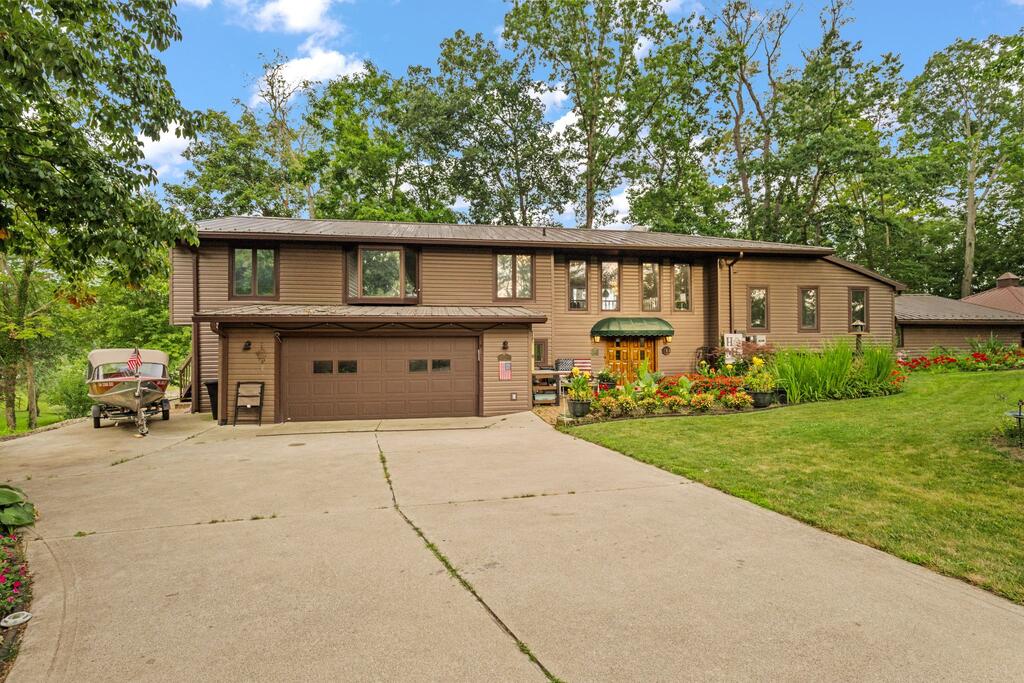 910 Pike Drive — photo