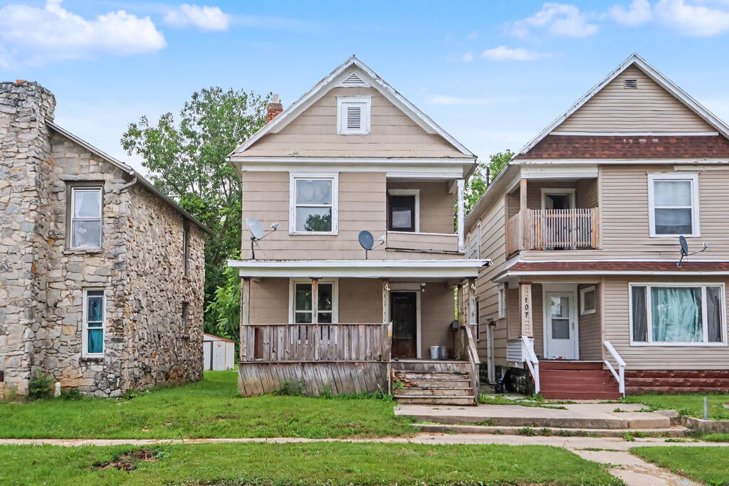 105 Woodbine Street — photo
