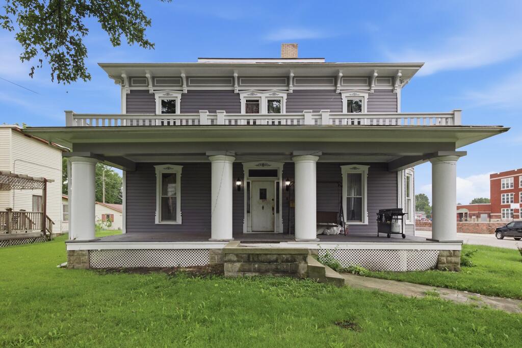 403 Woodlawn Ave — photo