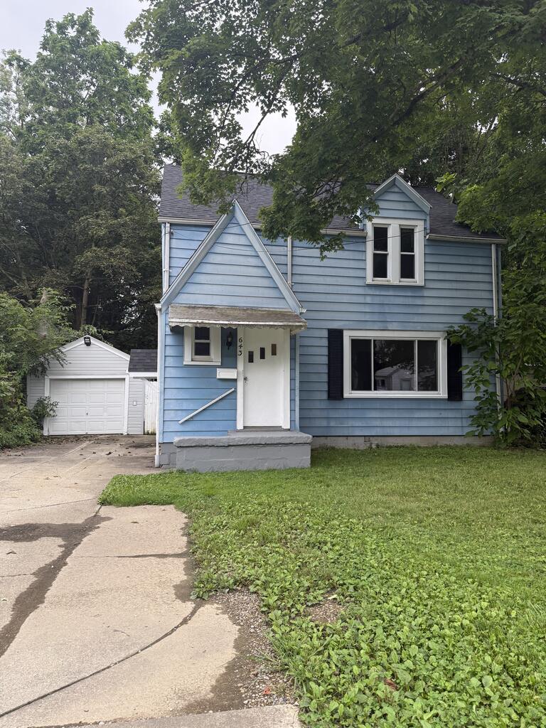 643 W Third St — photo