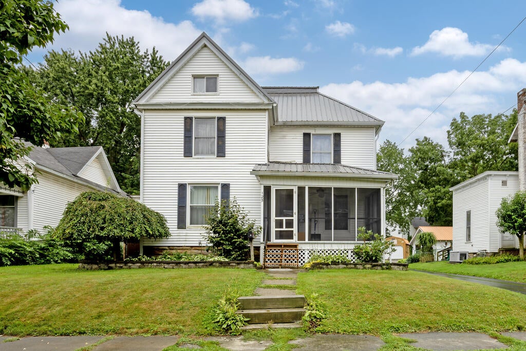 125 E Walnut St — photo