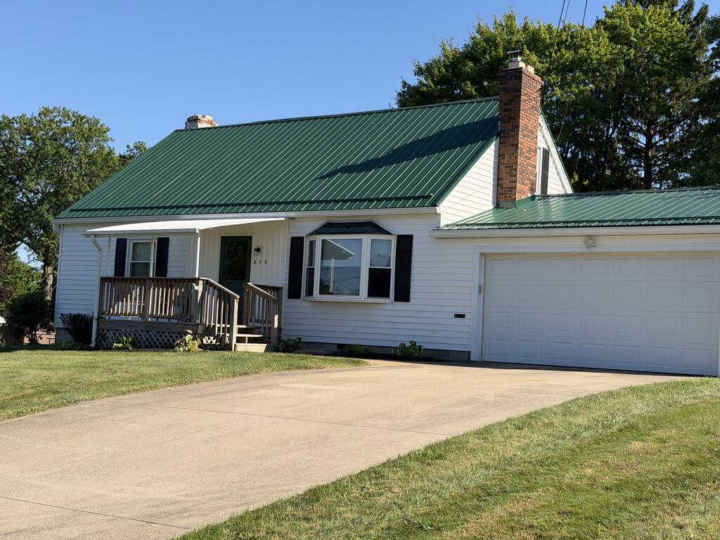 855 Duff Drive — photo