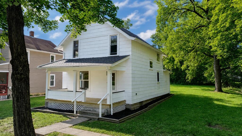 327 Harmon St — photo