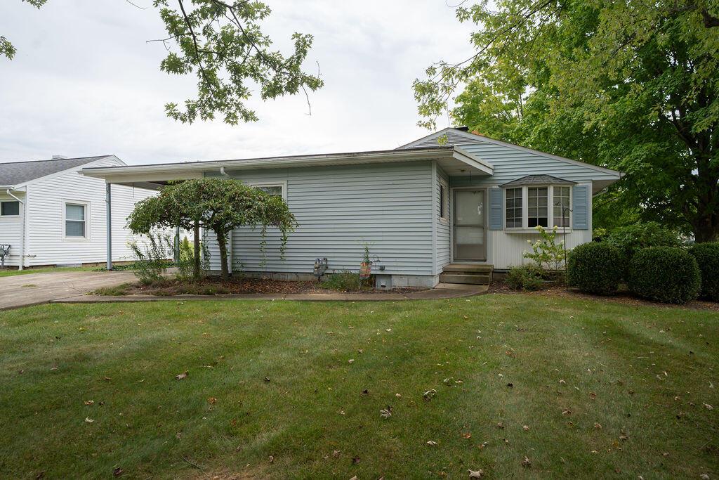 75 Roberts Drive — photo