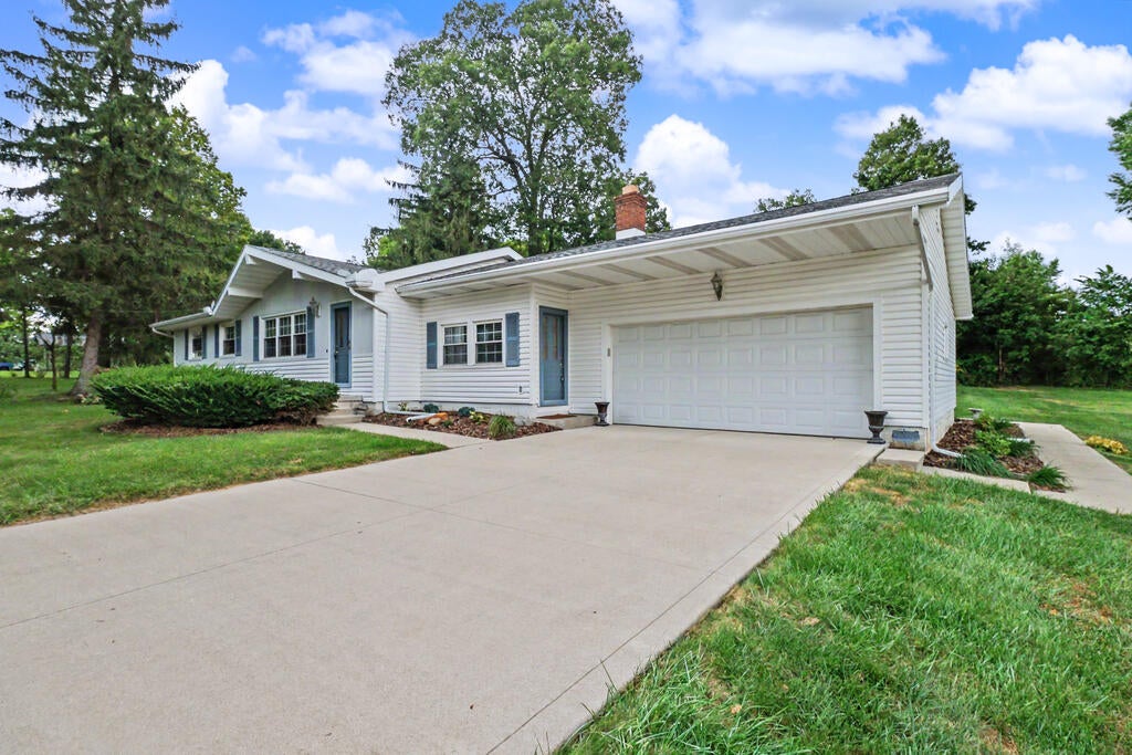600 Woodcrest Drive — photo