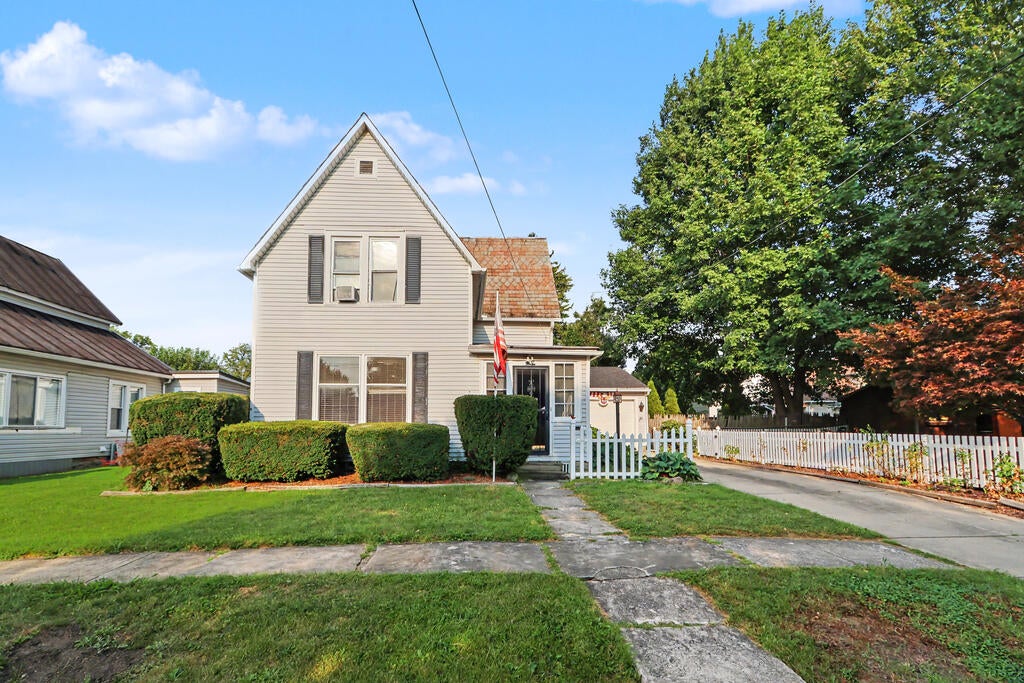 12 Steele Ave — photo