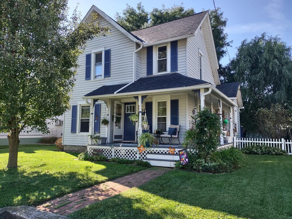 301 Belmont St. — photo