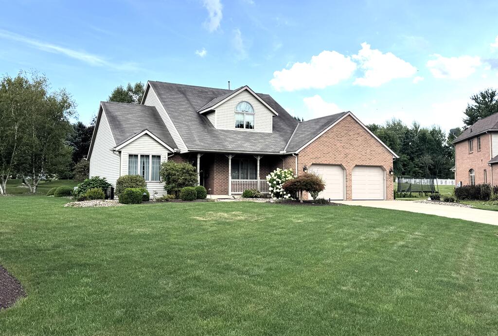 99 Devonshire Ct. — photo