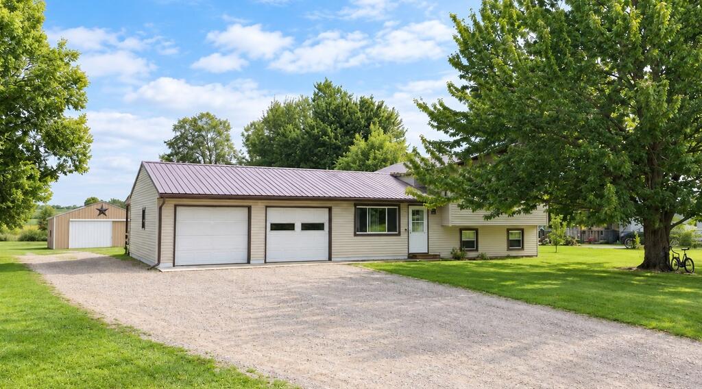 5897 Twp Rd 106 — photo