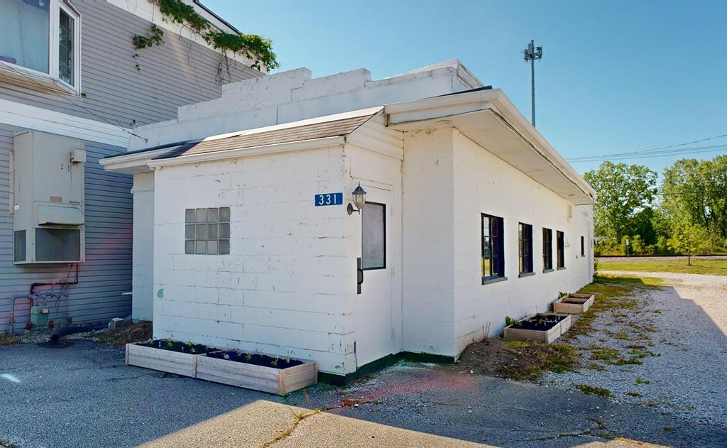 321 Harding Way East — photo