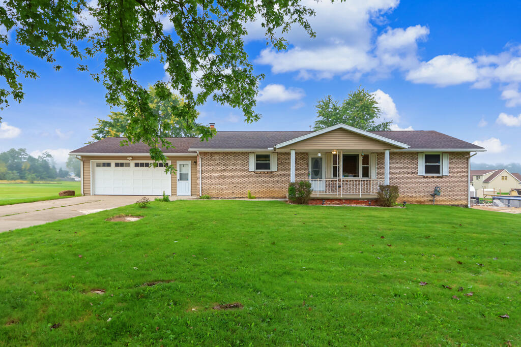 1065 Neil Circle South — photo