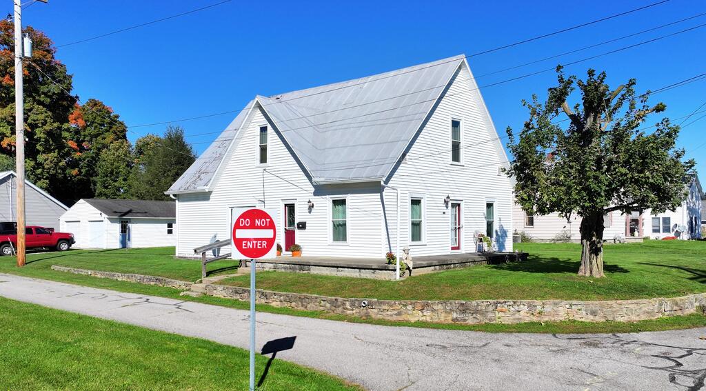 206 School St — photo
